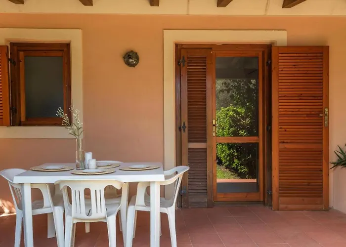 Outstanding Residenze Gallura 2 Bedroom Sleeps Child Apartamento San Teodoro (Sardinia)